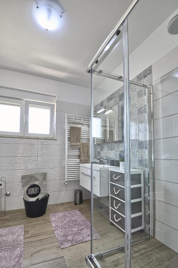Moki Mit Privatem Beheizbarem Pool Vila *