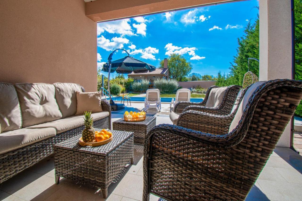 Vila Moki Mit Privatem Beheizbarem Pool
